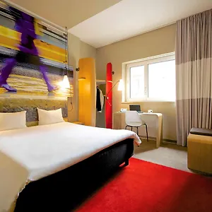 Ibis Centro 3*, Milan Italy